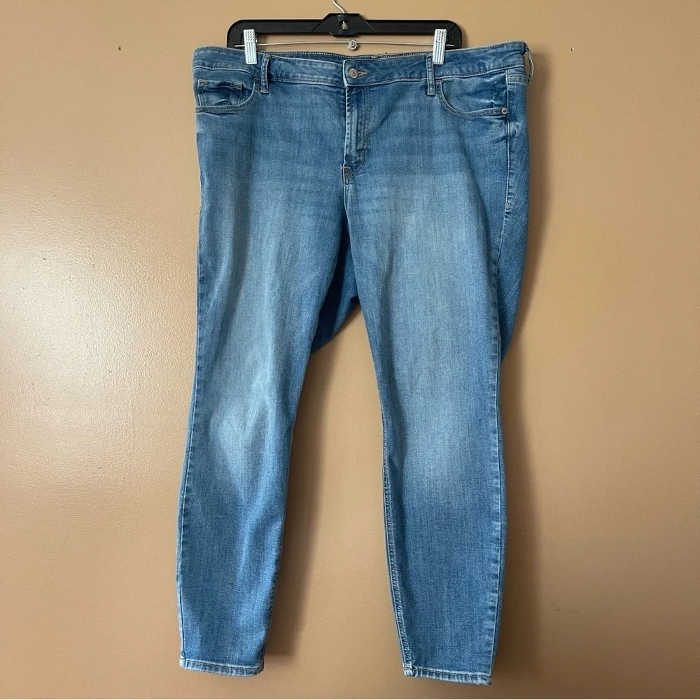 Old Navy Rockstar mid rise super skinny Jeans size 20